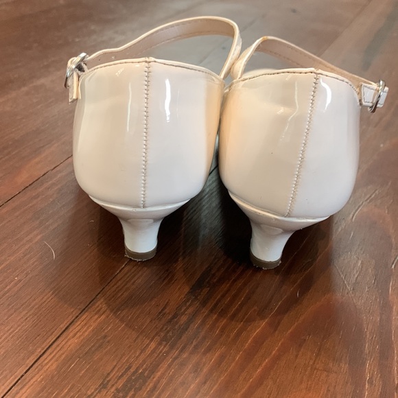 Size one preowned OK condition - Picture 2 of 5